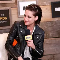 Resmi dilantik menjadi Presiden Amerika, Donald Trump kerap menjadi pembicaraan. Tak sedikit yang membicarakan Trump dari berbagai sudut pandang. Salah satunya adalah Kristen Stewart yang bercerita masa lalunya bersama Trump. (AFP/Bintang.com)