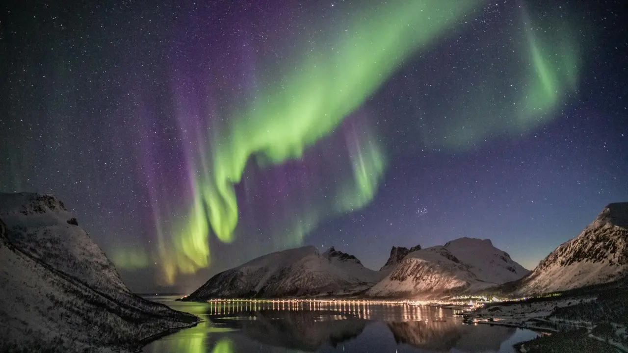 Ilustrasi aurora borealis