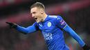 1. Jamie Vardy (Leicester City) - Striker andalan The Foxes ini sukses mencatatkan namanya sebagai top skor Liga Inggris pada musim 2019/2020. Pemain berusia 33 tahun itu berhasil mengemas 23 gol dari 35 laga. (AFP/Paul Ellis)