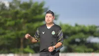 Aidil Sharin Sahak resmi menukangi Persikabo 1973. (Bola.com/Nandang Permana)