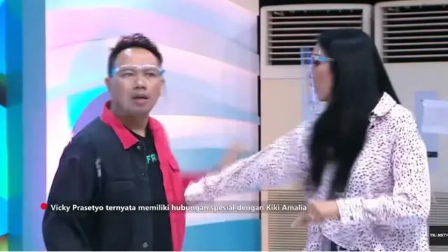 Vicky Prasetyo - Kalina Ocktaranny (Foto: YouTube)