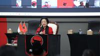 Presiden ke-5 RI sekaligus Ketua Umum PDI Perjuangan, Megawati Soekarnoputri dalam seminar bertajuk “Relevansi Gerakan Asia Afrika dalam Krisis Geopolitik Saat Ini” di Sekolah Partai, Lenteng Agung, Jakarta Selatan. (Liputan6/Winda Nelfira)