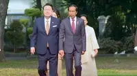 Menko Airlangga mendampingi Presiden Jokowi&nbsp;melakukan pertemuan dengan Presiden Republik Korea (ROK) Yoon Suk-Yeol di Istana Negara, Jakarta, Jumat (8/9).