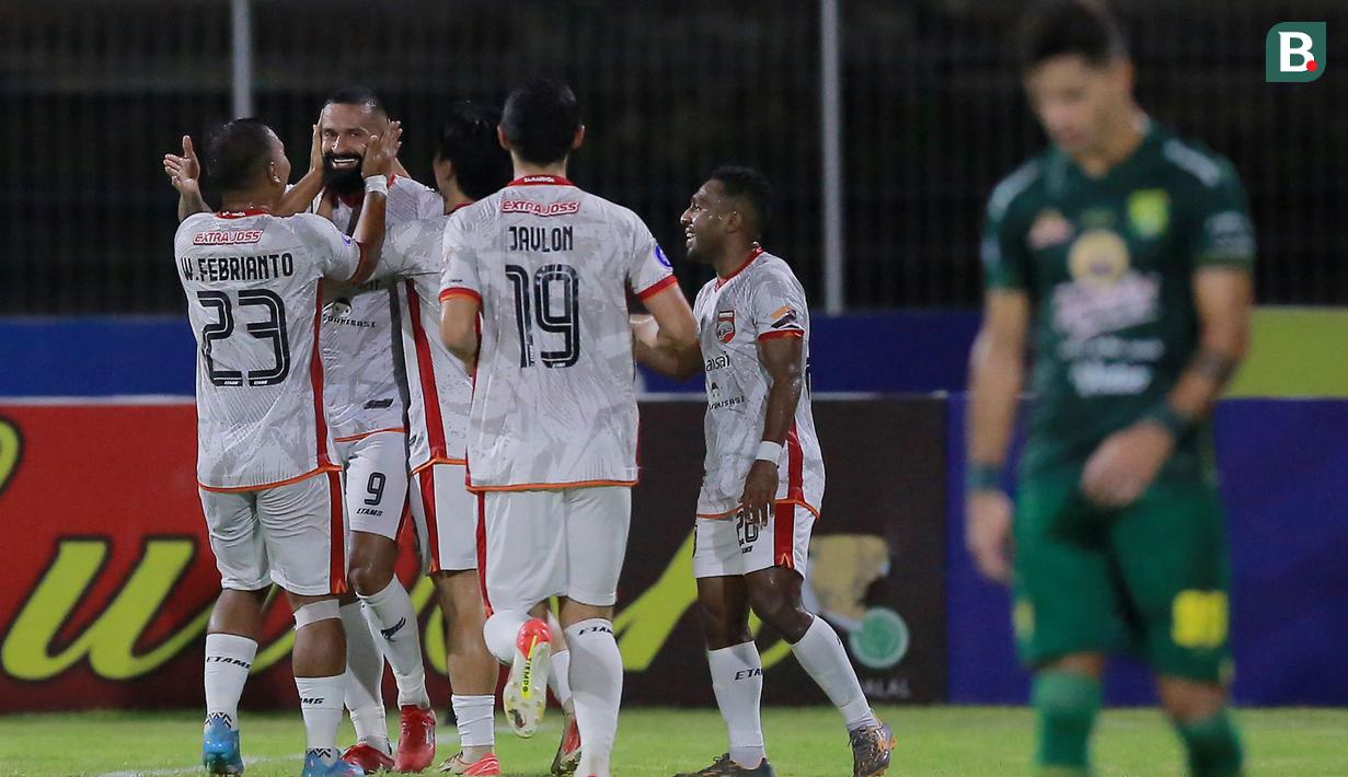 Gol Borneo FC dicetak oleh Wawan Febrianto pada menit ke-3 dan Francisco Wagsley pada menit ke-28. (Bola.com/M Iqbal Ichsan)