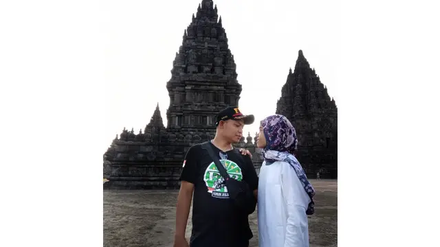 bersama suami tercinta