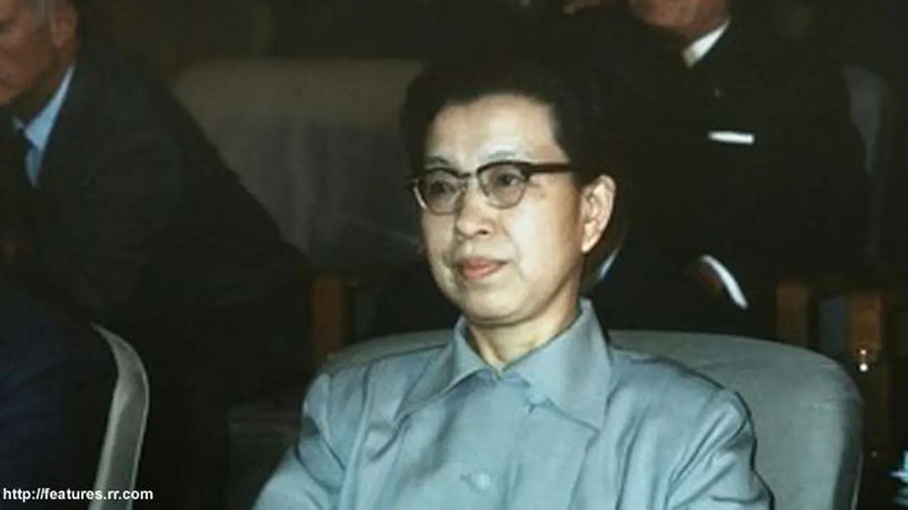 mao-madam131019c.jpg