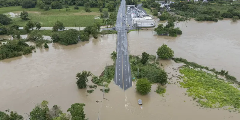 Badai Ernesto Picu Banjir dan Pemadaman Listrik di Puerto Rico