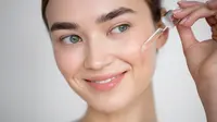 Cara Memakai Serum dengan Pelembap untuk Hasil Optimal dan Bikin Kulit Glowing