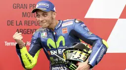 Pembalap asal Italia ini resmi berganti tim dari Monster Energy Yamaha ke Petronas Yamaha SRT. (AP/Nicolas Aguilera)