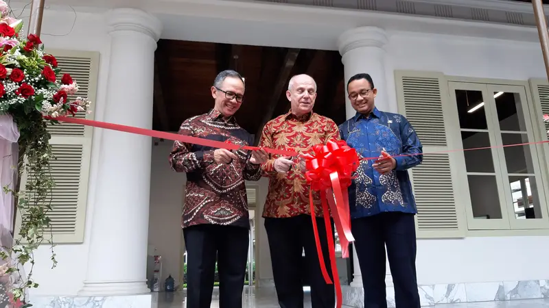 Restorasi gedung ini diresmikan Dubes AS bersama Gubernur DKI Jakarta Anies Baswedan dan Wakil Menteri Luar Negeri Mahendra Siregar.