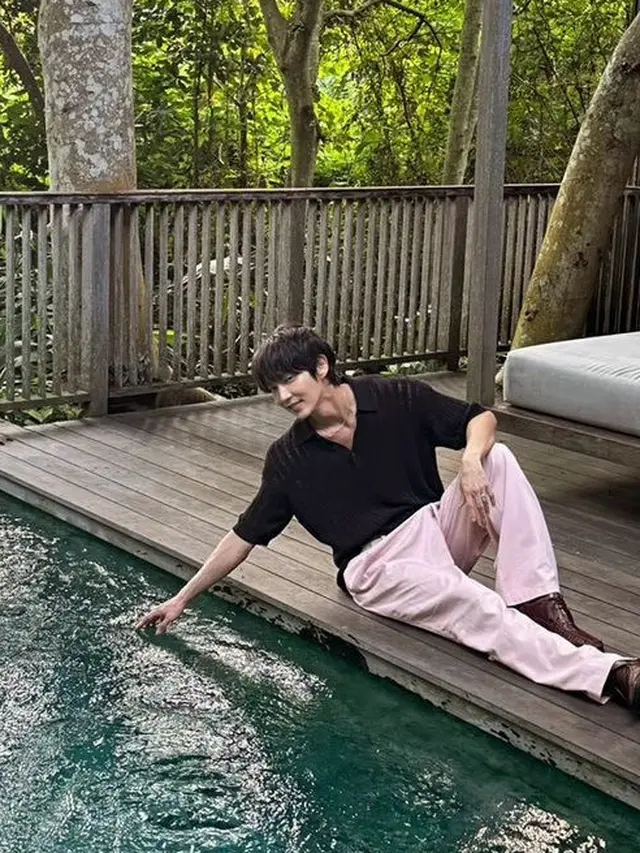 Lee Joon Gi saat Berkunjung ke Bali. [@actor_jg]