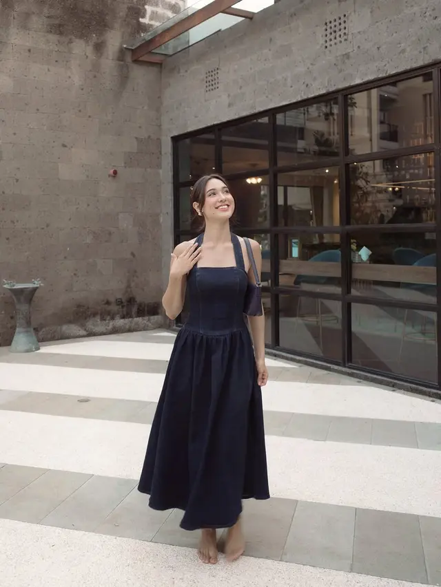 Potret Yasmin Napper pakai gaun (Foto: Instagram @yasminnapper)
