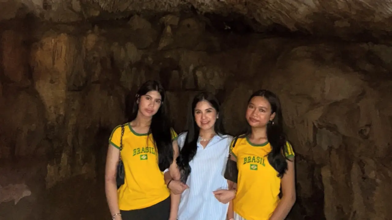 Annisa Pohan serta Almira saat Berkunjung ke Goa Pacitan