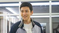 Sejak bekerja di rumah sakit untuk membantu para pasien, Yoon Gyeo Rye (diperankan oleh Ji Chang Wook) merasakan hidupnya berubah dengan cara yang tidak terduga. (FOTO: instagram.com/kbsdrama)
