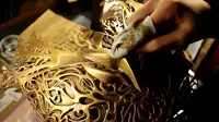 Artistik! Seniman Ini Ciptakan Topeng Armor dengan Printer 3D