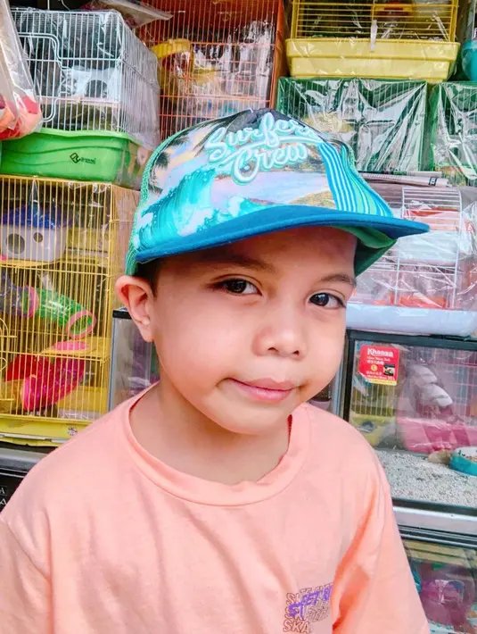 Selain sangat menyukai dinosaurus, Qahtan juga juga sering tampil di YouTube kakaknya dan ia sekarang juga punya akun YouTube sendiri. (Liputan6.com/IG/qahtanhalilintar)