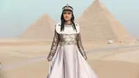 Julia Perez kenakan gamis bak Ratu Mesir, Cleopatra.