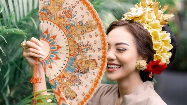 7 Pesona Steffy Ai Eks Cherrybelle saat Pakai Busana Tradisional Bali, Anggun Banget