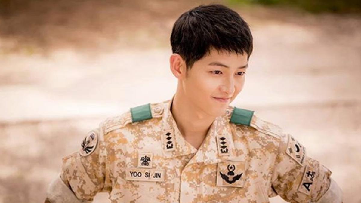 Foto Song Joong Ki Saat Wajib Militer