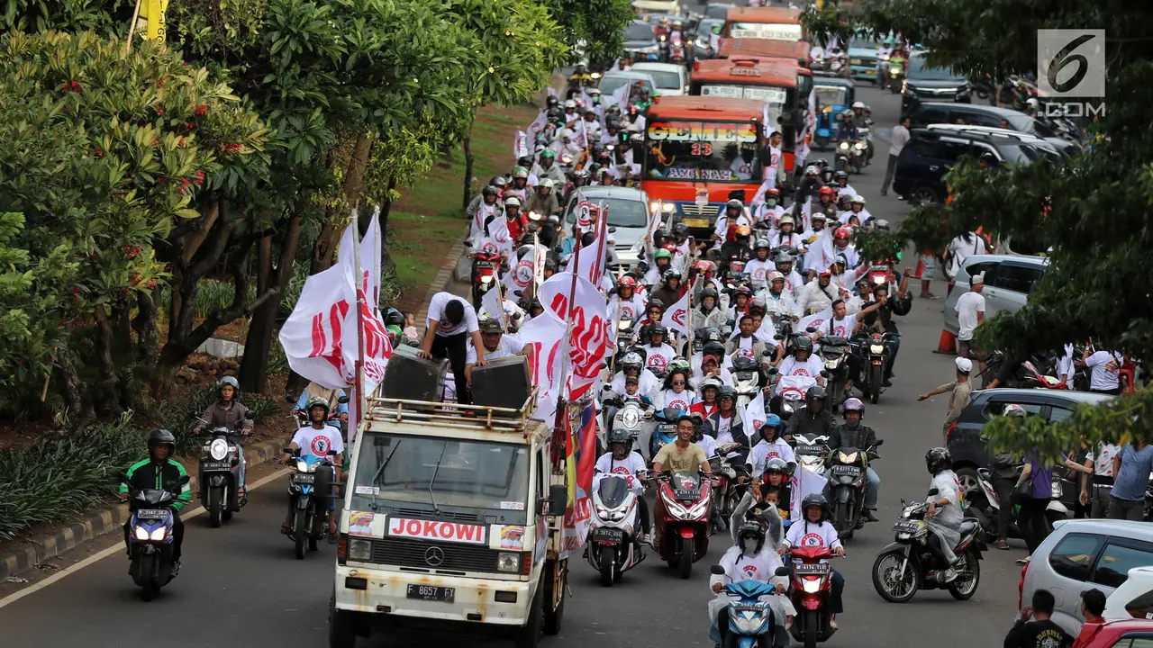 Konvoi Pendukung Jokowi Menuju Lokasi Debat Capres