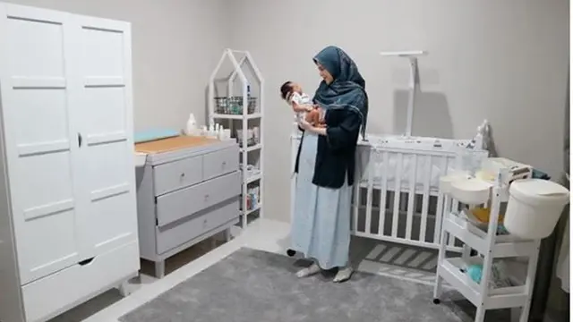 Mengintip Kamar Bayi Cut Meyriska-Roger Danuarta, Nyaman dan Tanpa Hiasan