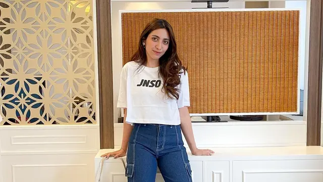 6 Potret Terbaru Selebgram Vicky Alaydrus Tampil Tanpa Hijab, Curi Perhatian