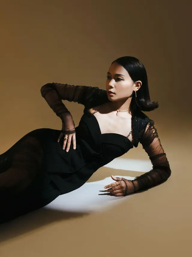 Ayla Dimitri, muse brand perhiasan lokal Jewel and Tale