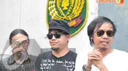 Kehadiran Ian mencuri perhatian, mengingat sebelumnya ia dan Depe --sapaan Dewi Perssik-- terlibat perseteruan beberapa waktu lalu. Jumat (11/4/2014) (Liputan6.com/Panji Diksana).