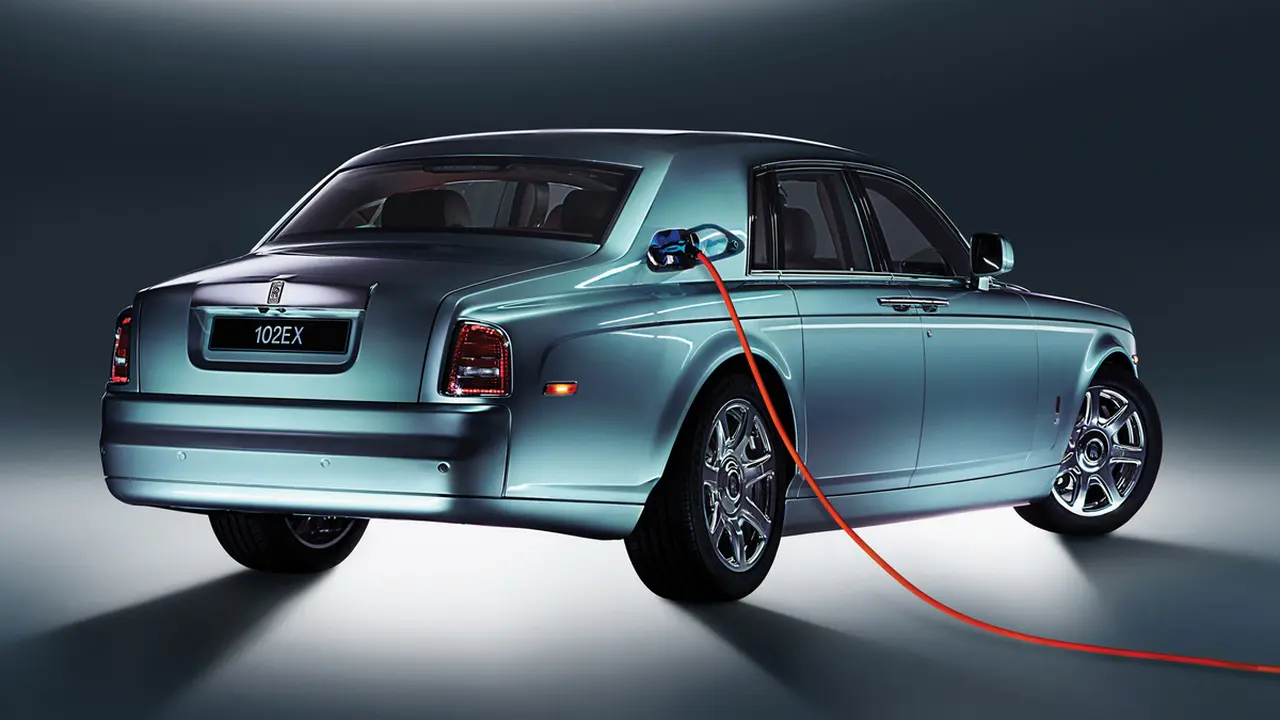 Rolls Royce Tergoda Ciptakan Mobil Super Mewah Bertenaga Listrik