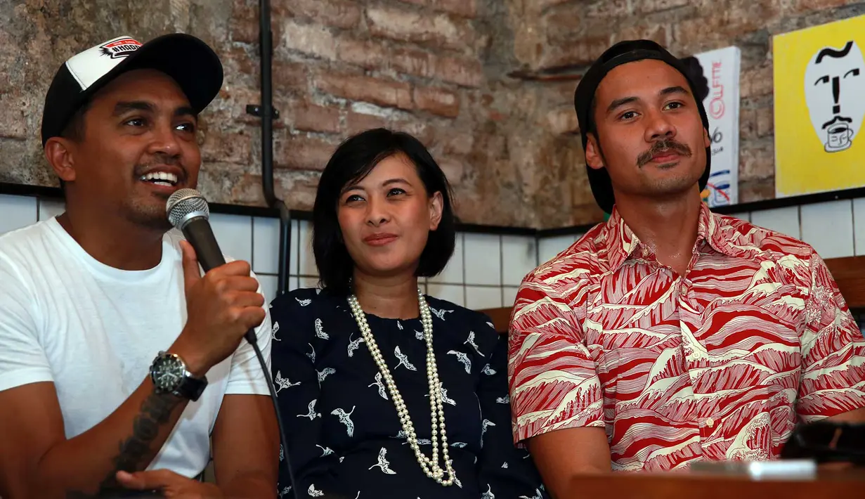 Anggia Kharisma (tengah) selaku salah satu produser 'Surat dari Praha' mengatakan, proses syuting sendiri akan dimulai pada 9 Agustus 2015 dengan lebih banyak berlokasi di Praha. (Deki Prayoga/Bintang.com).