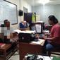 SC saat menjalani pemeriksaan oleh penyidik di Polsek Sebulu, Kutai Kartanegara. (Liputan6.com/Istimewa)