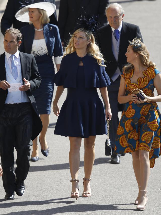 Chelsy Davy (berambut pirang) hadir di pernikahan Pangeran Harry dan Meghan Markle. (ODD ANDERSEN / POOL / AFP)