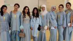 Sejumlah artis Indonesia yang terdiri dari Titi Kamal, Angie 'Virgin', Zaskia Sungkar, Shireen Sungkar, Julie Estelle dan Whulandary Herman menjadi pendamping pengantin wanita alias bridesmaid di pernikahan Laudya Cynthia Bella. (instagram/shireensungkar)