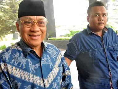 Politisi Partai Demokrat, Mahyuddin, tiba di Gedung KPK, Jakarta, Rabu (5/11/2014). (Liputan6.com/Miftahul Hayat) 