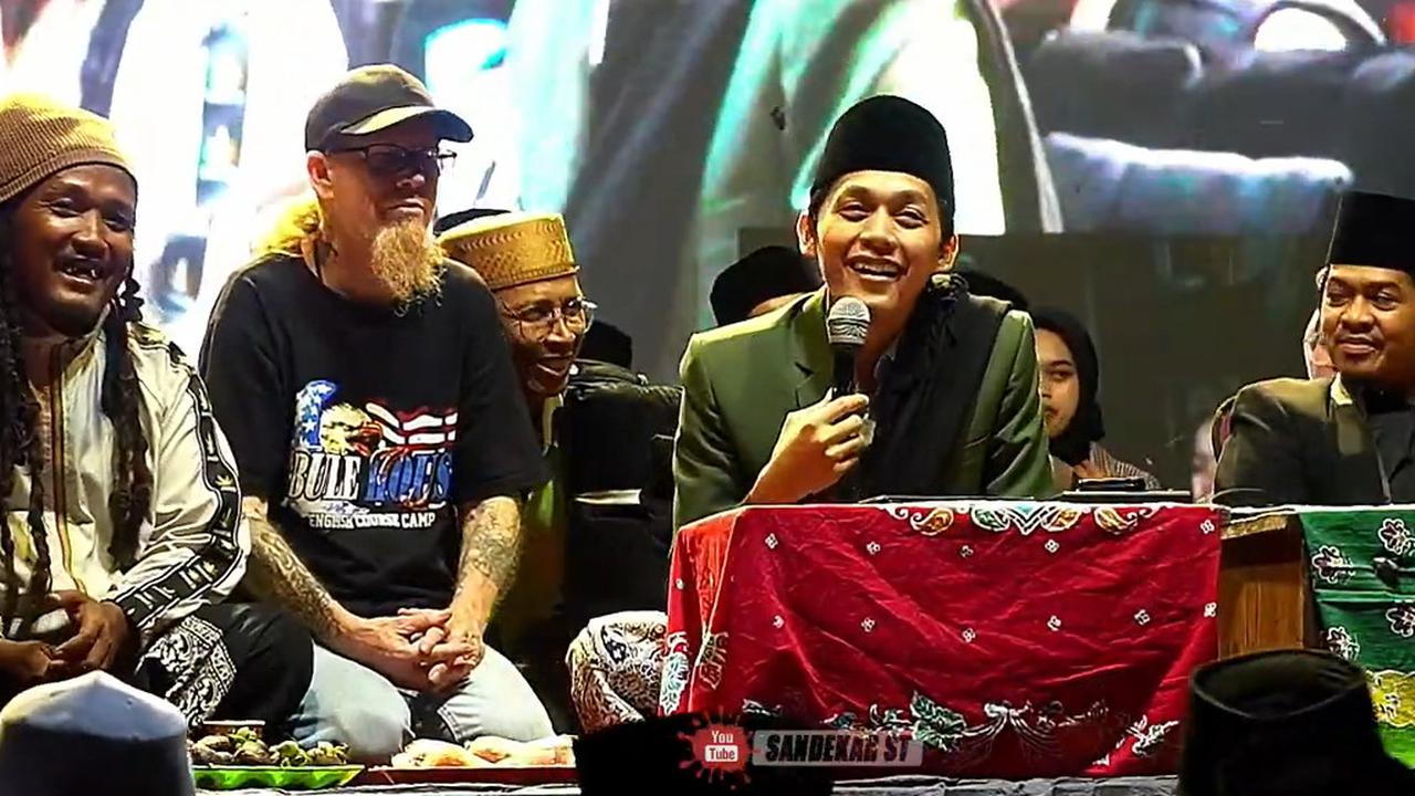 Gus Iqdam dan bule asal Amerika (SS: YT Sandekar ST)