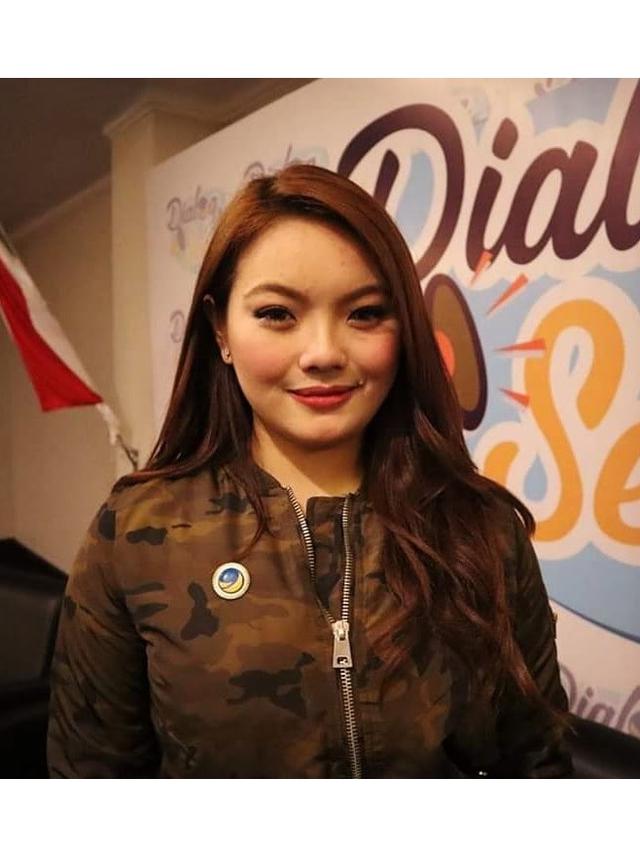 6 Pesona Hillary Brigitta Lasut, Anggota Termuda DPR Periode 2019-2024