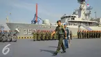 Panglima TNI Jenderal Gatot Nurmantyo berjalan saat melepas Satgas Maritime Task Force (MTF) TNI Konga XXVIII-H Unfil Lebanon Tahun 2015 di Dermaga Mako Kolinlamil, Jakarta, Kamis (27/8/2015). (Liputan6.com/Faizal Fanani)