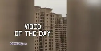 Aksi Bunuh Diri Terekam Kamera