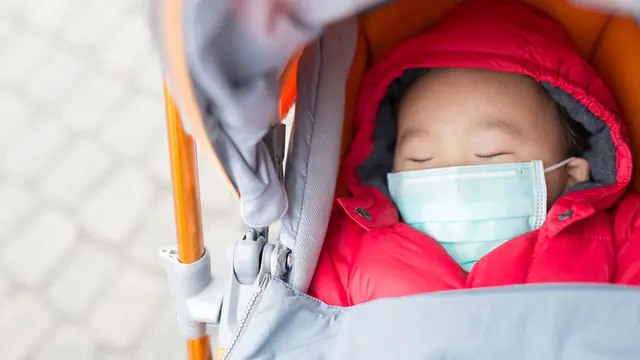 Mengapa Cuaca Dingin Bikin si Kecil Mudah Sakit?