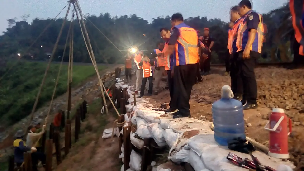 Jalur Kereta di Selatan Jawa Rawan Longsor, Apa Kata KAI?