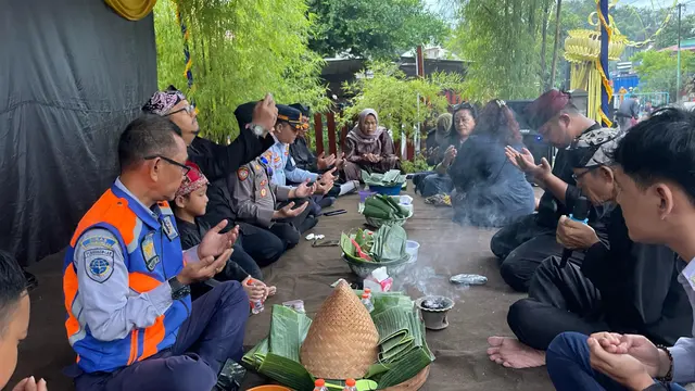 Pecel Pitik Kuliner Lezat nan sakral yang selalu disajikan setiap selamatan desa masyarakat suku Osing, Banyuwangi (Istimewa)
