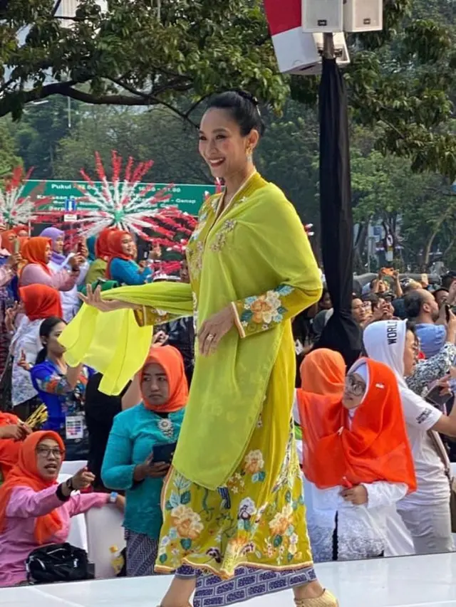 10 Tampilan Anggun Artis Kenakan Kebaya di Istana Berkebaya, dari Ariel Tatum, Nagita Slavina hingga Raline Shah
