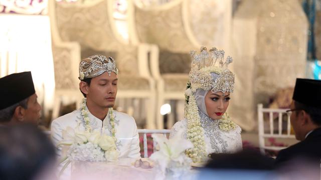5 Artis Tanah Air Yang Menikah Berkat Taaruf Showbiz Liputan6 Com