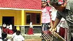Bangunan SD 15 Gasan Kecil di Agam, Sumbar, dibangun dengan total biaya hampir Rp 1,3 miliar. Pemirsa SCTV juga menggelar aksi sosial di Maluku Tengah. 