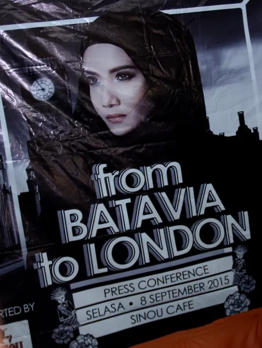 "Insya Allah nanti berangkat ke London. Di London ada enam koleksi emang nggak terlalu banyak," jelas kakak dari Shireen Sungkar ini. (Wimbarsana/Bintang.com)