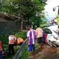 Mobil Patroli Korlantas Polri Dan Personilnya Jadi Korban Tabrakan Beruntun Di Tol Tangerang-Merak (Tamer). (Minggu, 01/11/2020). (Yandhi Deslatama/Liputan6.com)