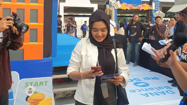 Keseruan Main DANAPoly Giant Board