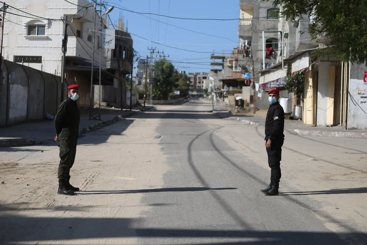 FOTO: Tepi Barat dan Jalur Gaza Berlakukan Lockdown dan Jam Malam COVID-19