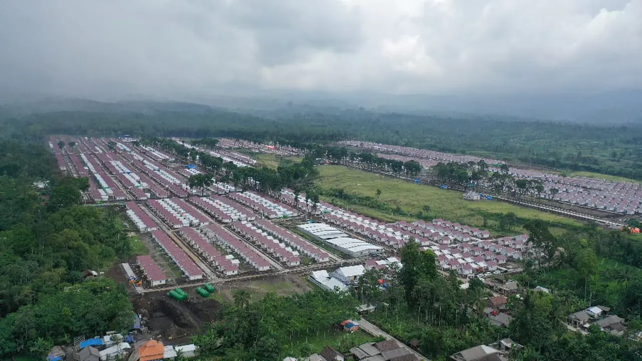 Kementerian PUPR mempercepat proses pembangunan hunian tetap (huntap) untuk warga korban erupsi Gunung Semeru di Lumajang, Jawa Timur.