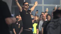 Liga Italia: Zlatan Ibrahimovic Ejek Hakan Calhanoglu pada Parade Juara AC Milan
